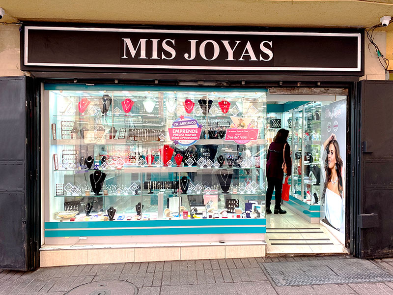 Mis Joyas Monjitas Local 105